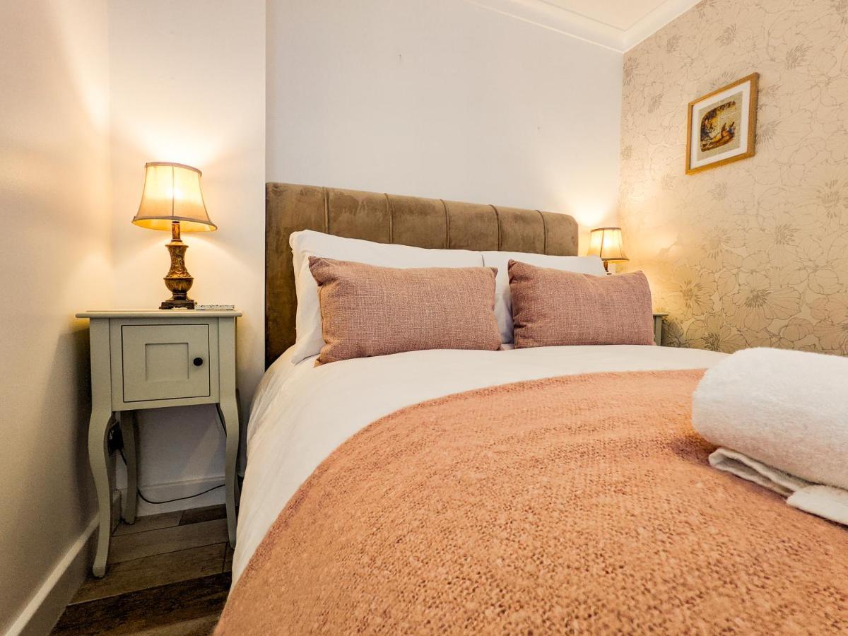 Beautiful Listed Flat With Private Garden, Birnam Apartment Екстериор снимка